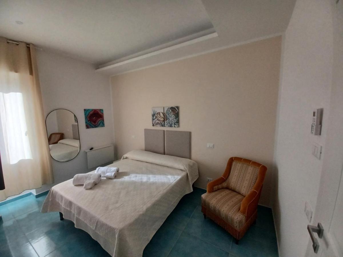 due stanzulelle Bed and Breakfast Salerno Esterno foto