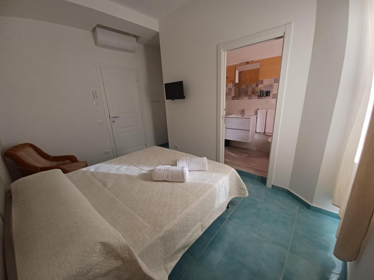 due stanzulelle Bed and Breakfast Salerno Esterno foto