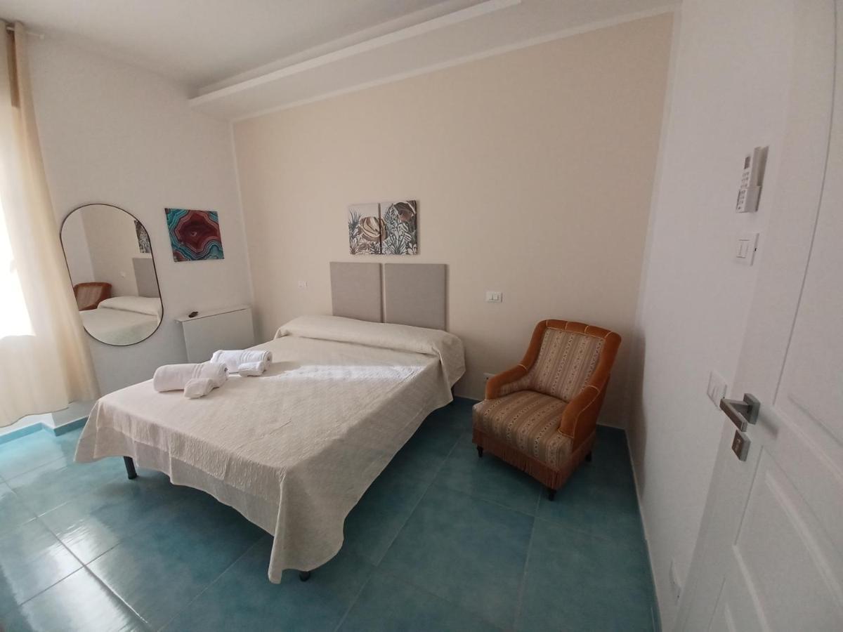 due stanzulelle Bed and Breakfast Salerno Esterno foto