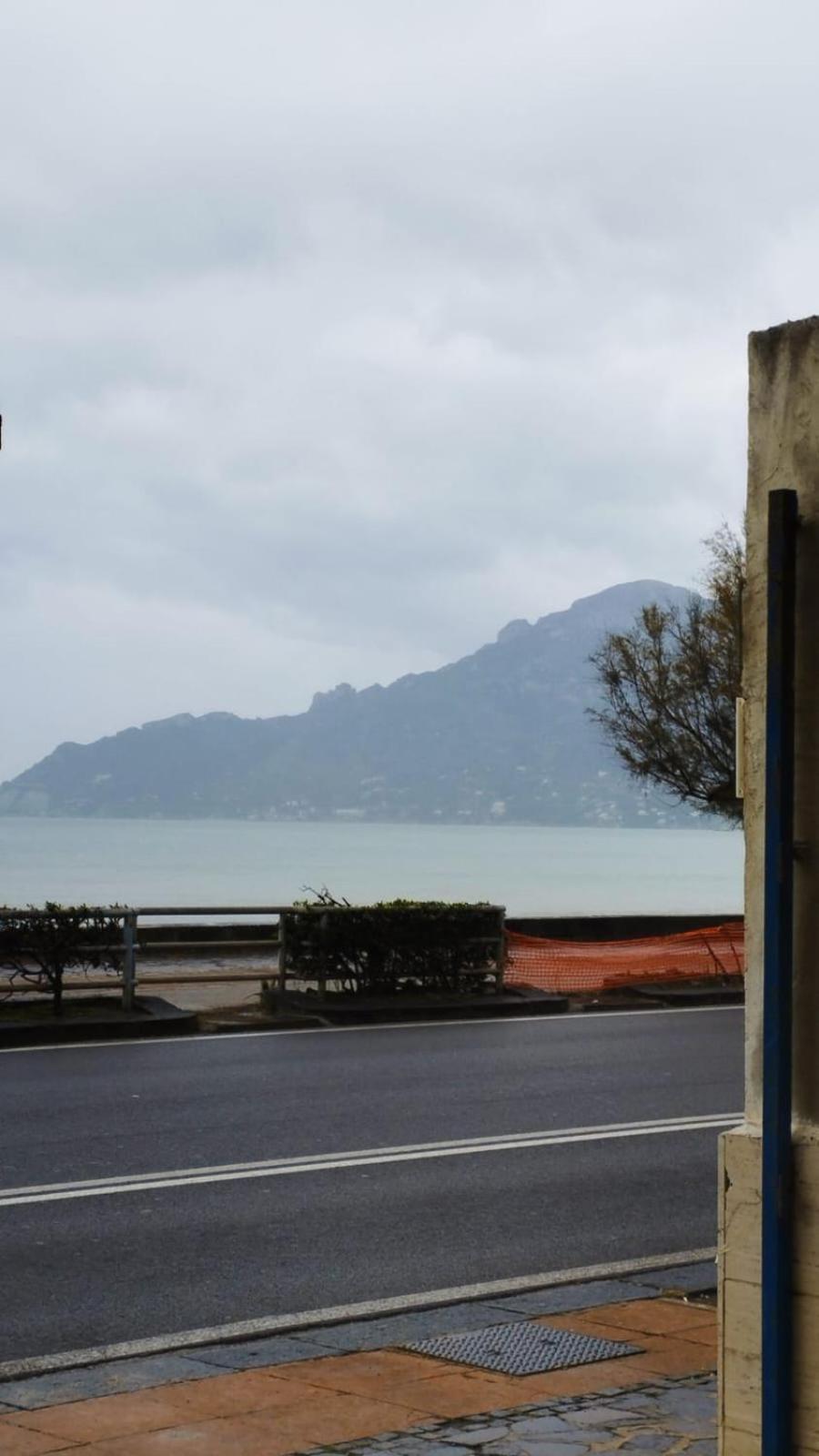 Bed and Breakfast due stanzulelle Salerno Esterno foto