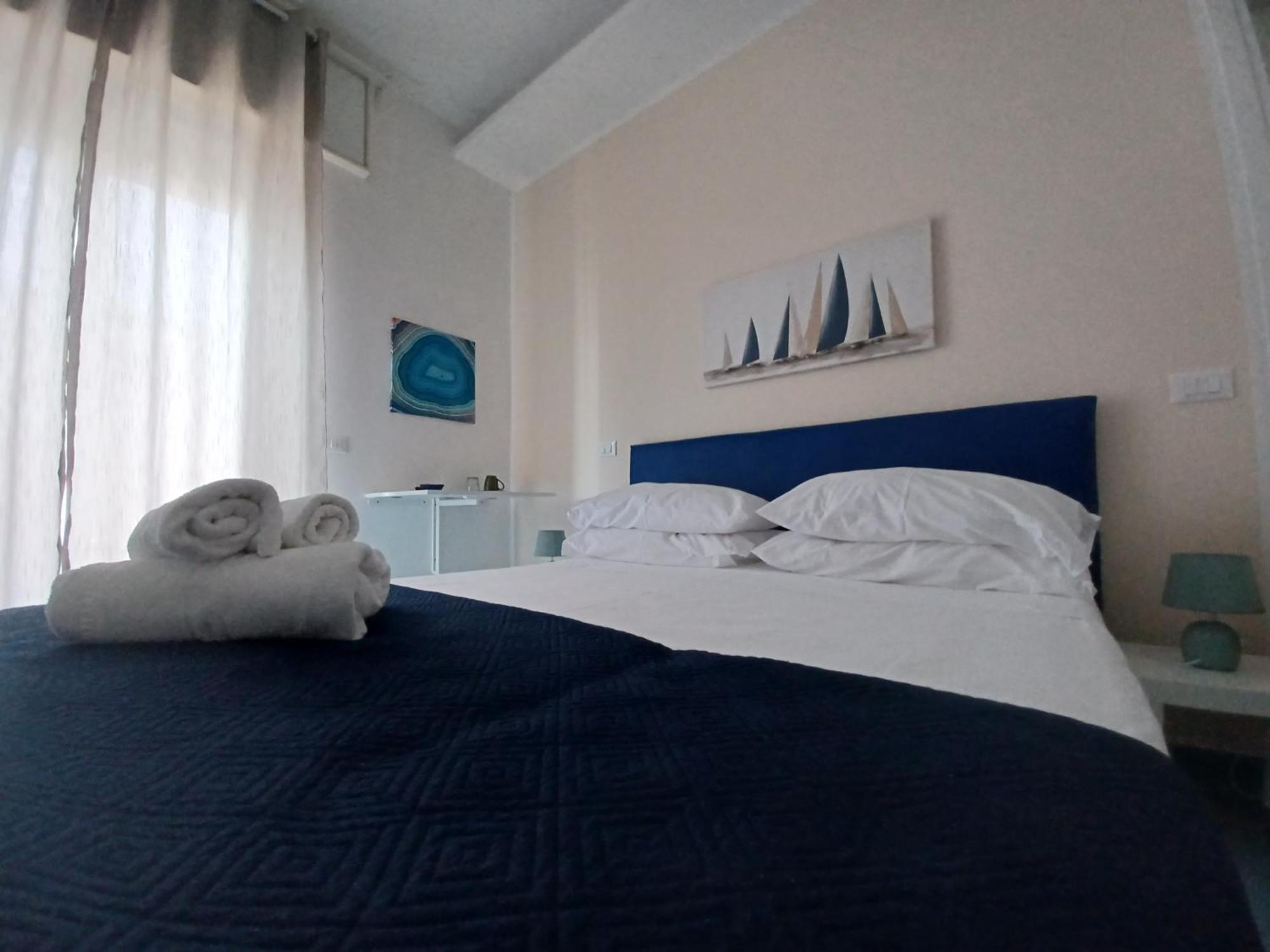 due stanzulelle Bed and Breakfast Salerno Esterno foto