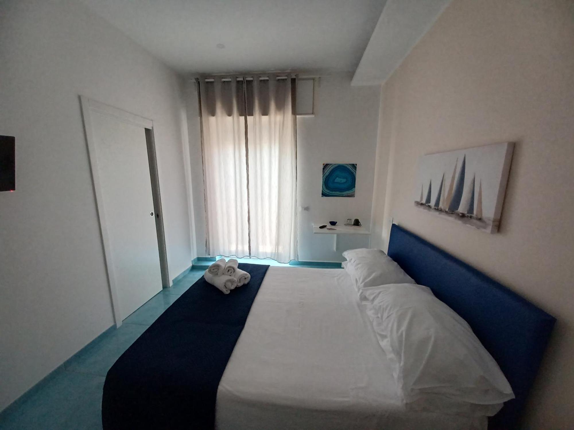 due stanzulelle Bed and Breakfast Salerno Esterno foto